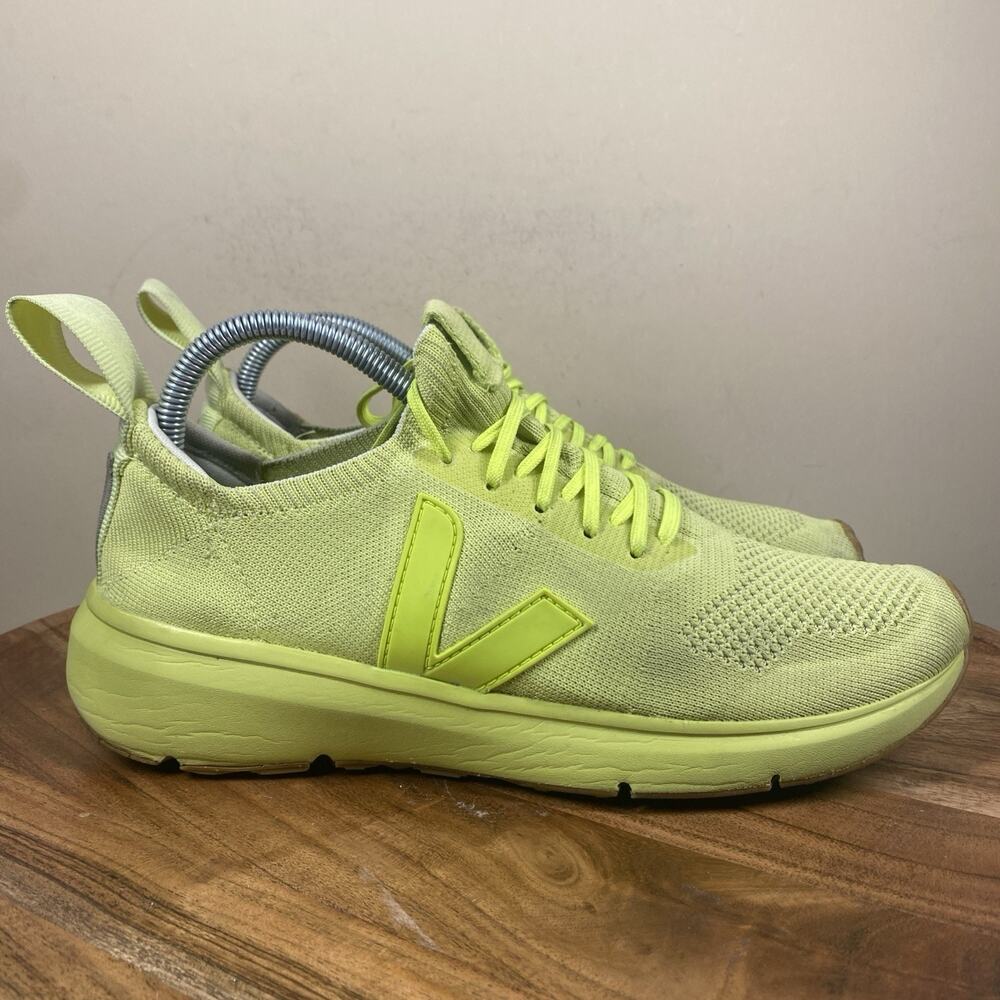 Veja Runner V2 Full Acid Yellow Womens Neon Green Yellow Size 9 Running Shoes